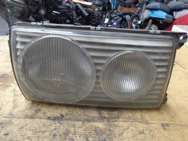 PHARE DROIT MERCEDES - Vue 3